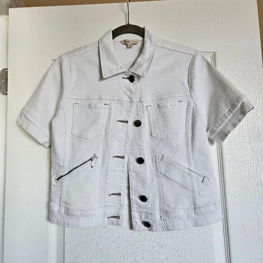 VINTAGE CAbi Jeans White Crop Short Sleeve Jean Jacket Style 358 Sz M